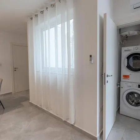 Stunning 2br In - 23 Daire *