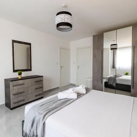 Stunning 2br In - 23 *