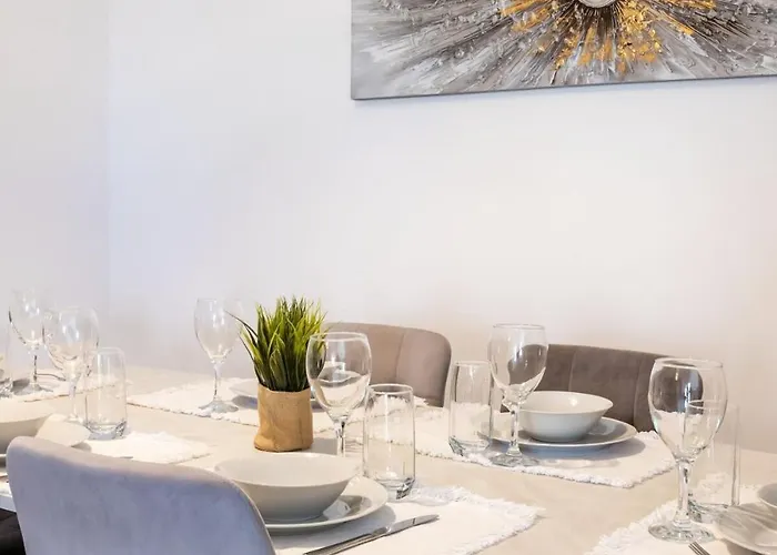 Stunning 2br In - 23 * Sliema