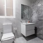 Stunning 2br In - 23 Apartment