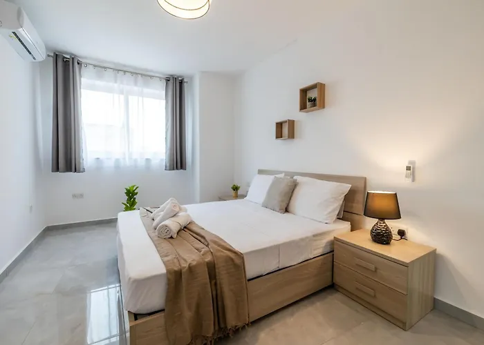 Stunning 2br In - 23 Apartment