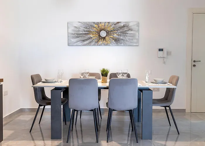 Stunning 2br In - 23 Apartment